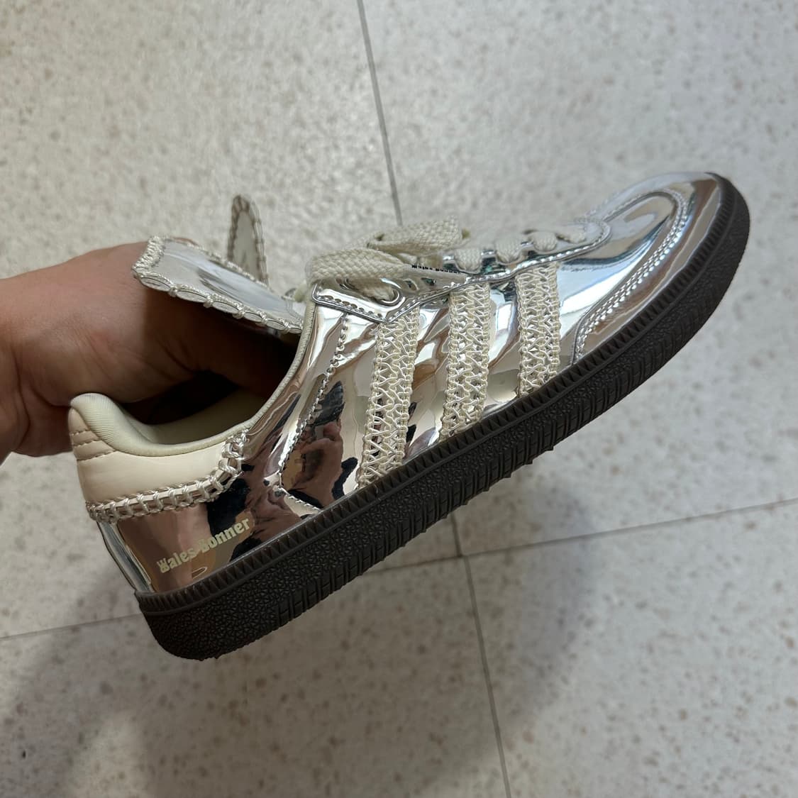 아디다스 x 웨일스 보너 삼바 실버 메탈릭 245 상품이미지1