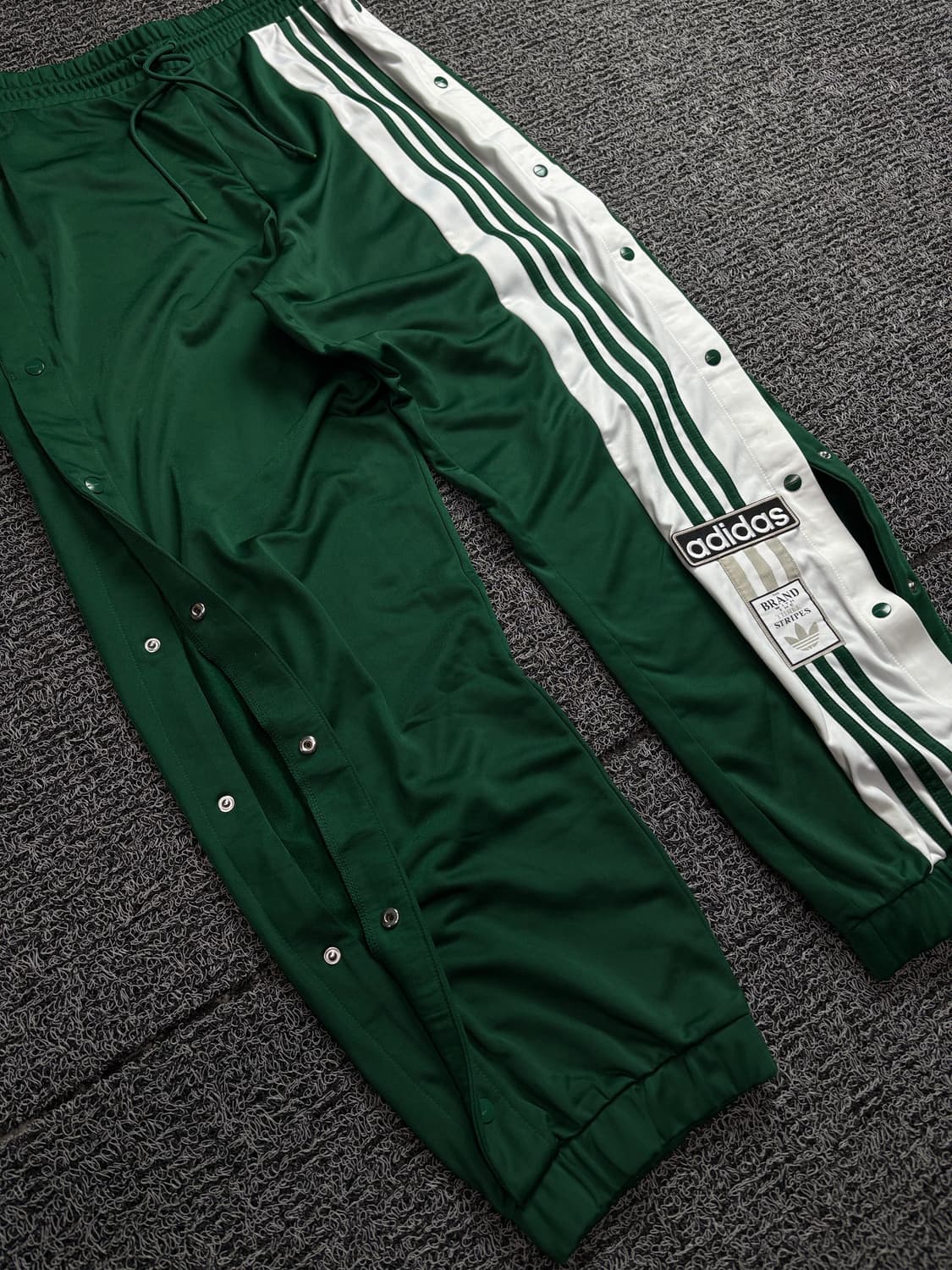 아디다스 아디브레이크 사이드 스냅버튼 와이드 트랙팬츠 1530 상품이미지3