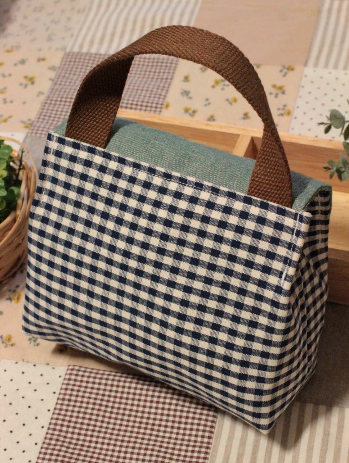 핸드메이드 손잡이 네이비체크 박스 파우치 상품이미지10