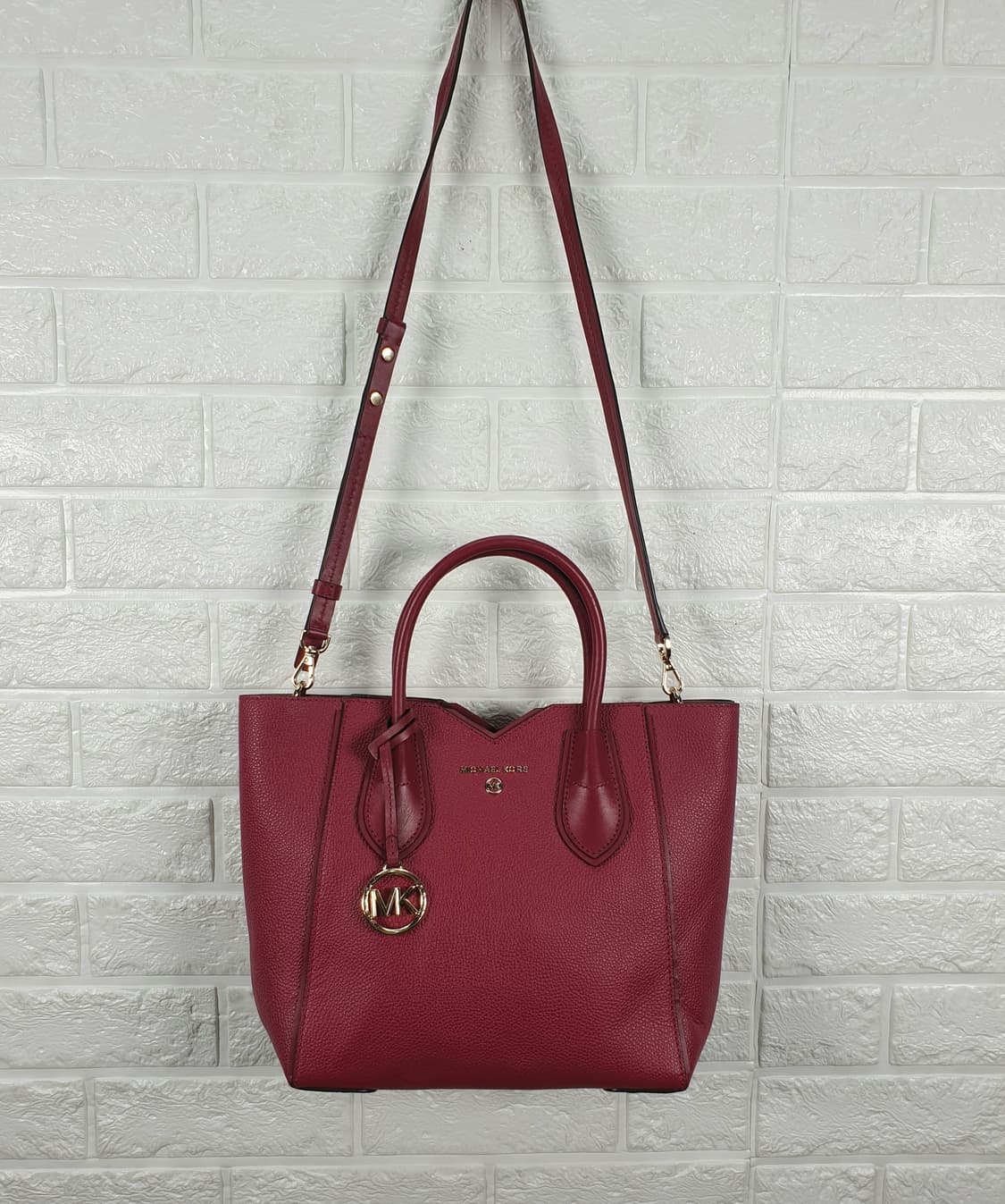 마이클코어스 메이 미디움 사첼백 상품이미지2