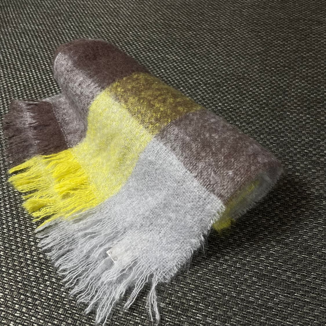 HINTERVELD 옐로우 퍼플 체크 패턴 모헤어 머플러 상품이미지4