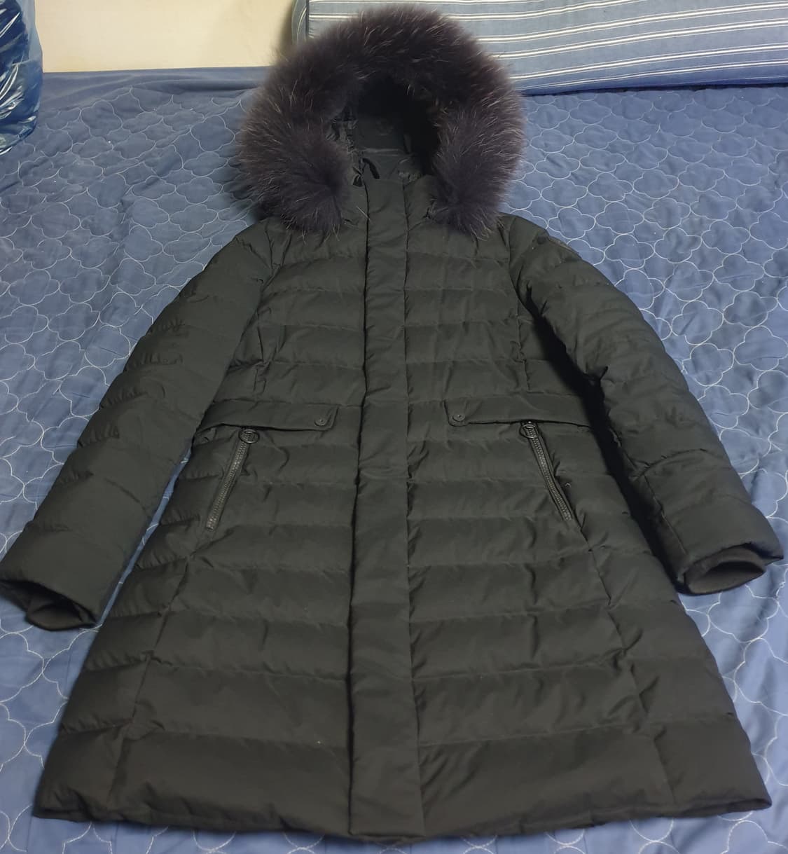 아이더 우먼 구스다운 라쿤퍼 경량 롱패딩 블랙 (L) 상품이미지1