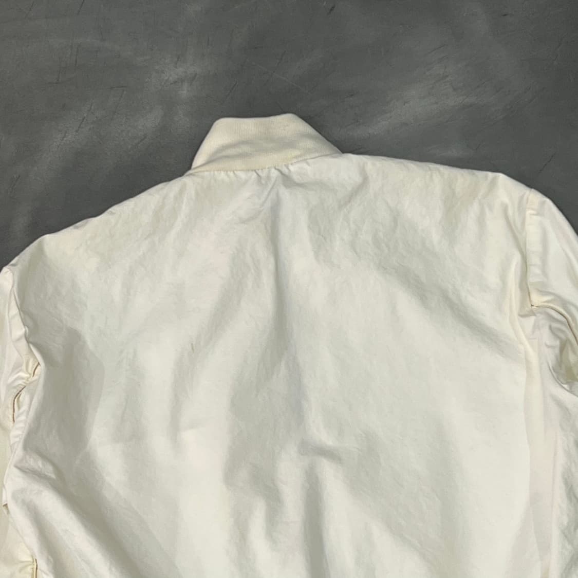  페레가모 레더 디테일 봄버 자켓 y14742 상품이미지5