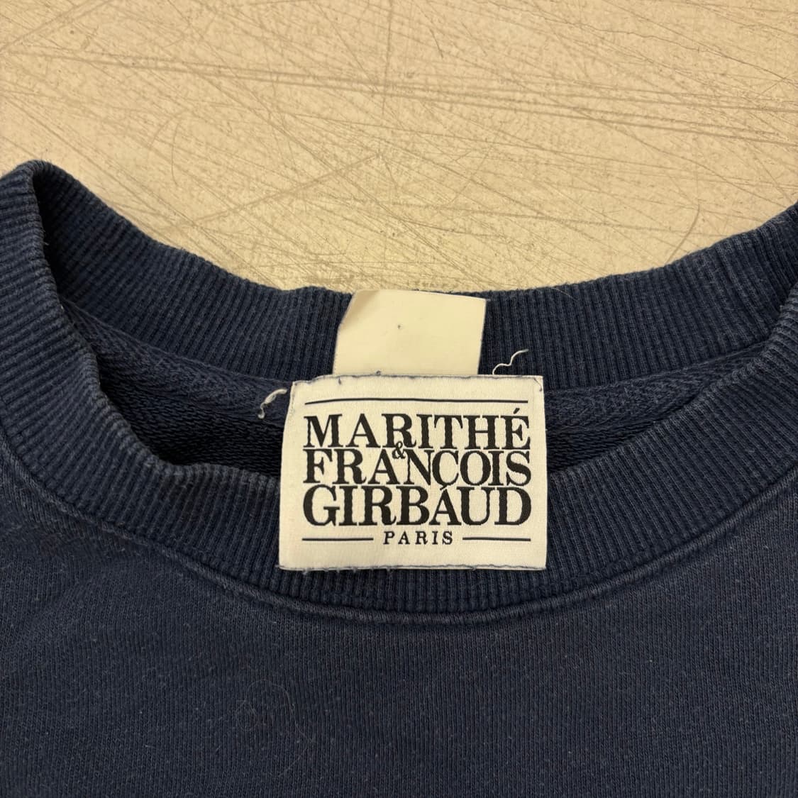 마리떼 프랑소와 저버 네이비 센터로고 맨투맨 상품이미지3