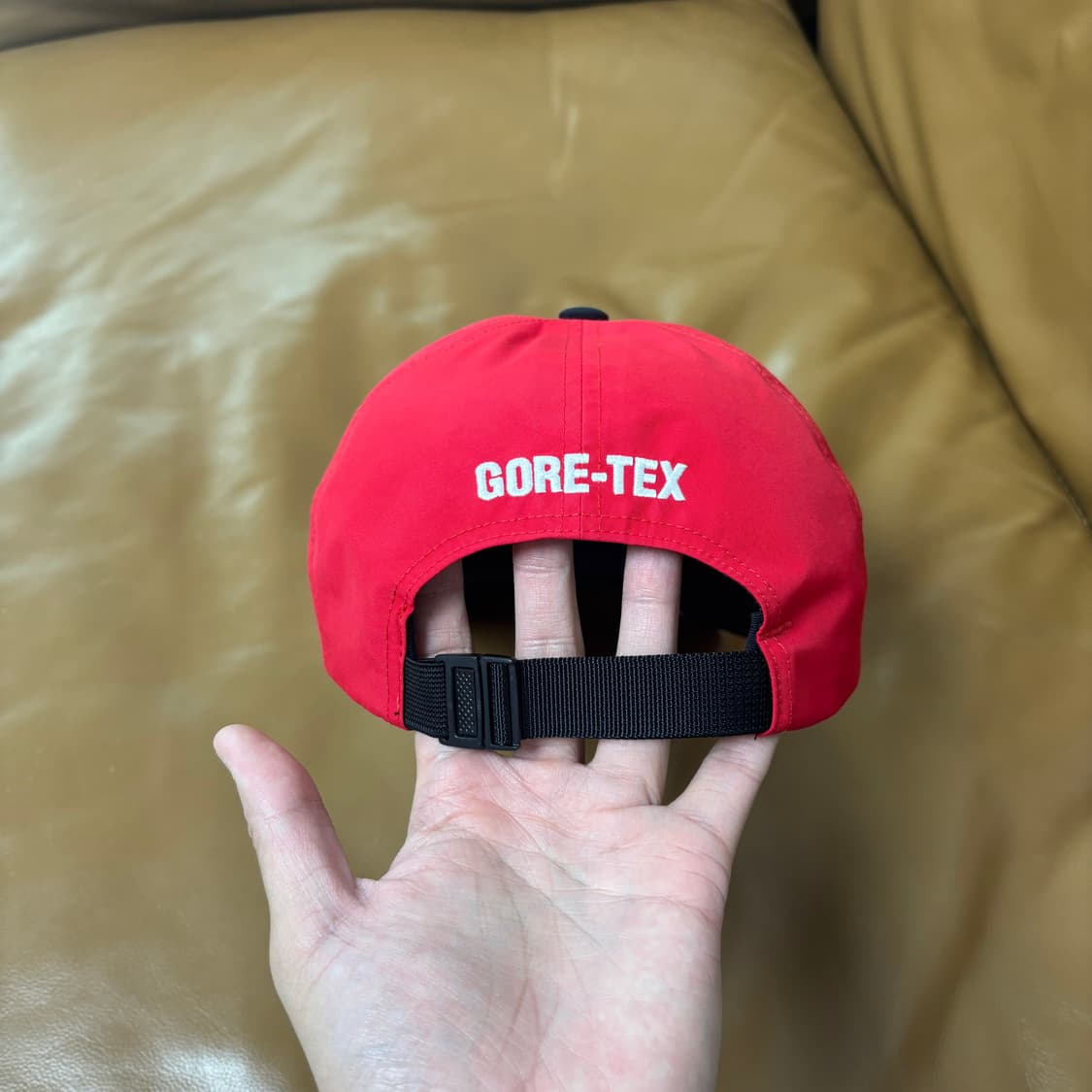 슈프림 x 노스페이스 고어텍스 아크 로고 레드 블랙 6패널 볼캡 모자 상품이미지7