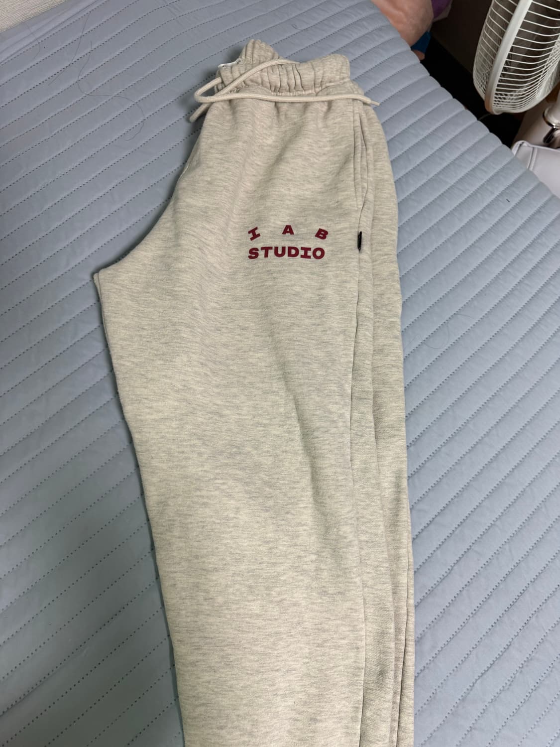 아이앱스튜디오 스웨트팬츠 M 오트밀 버건디 상품이미지1