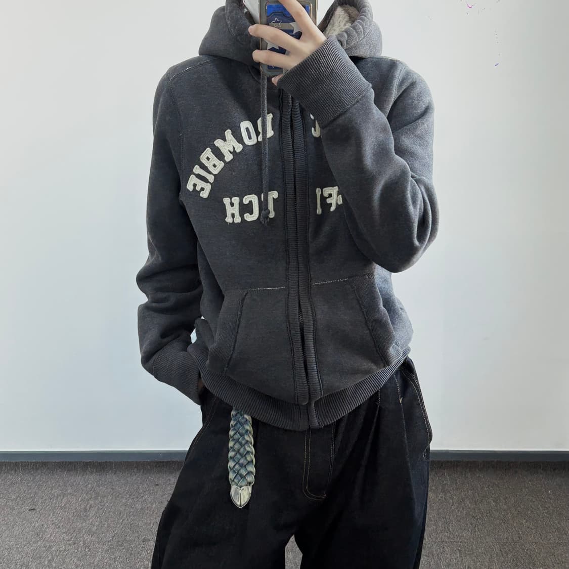 Abercrombie 아베크롬비 스펠아웃로고 퍼안감 차콜 후드집업  상품이미지1