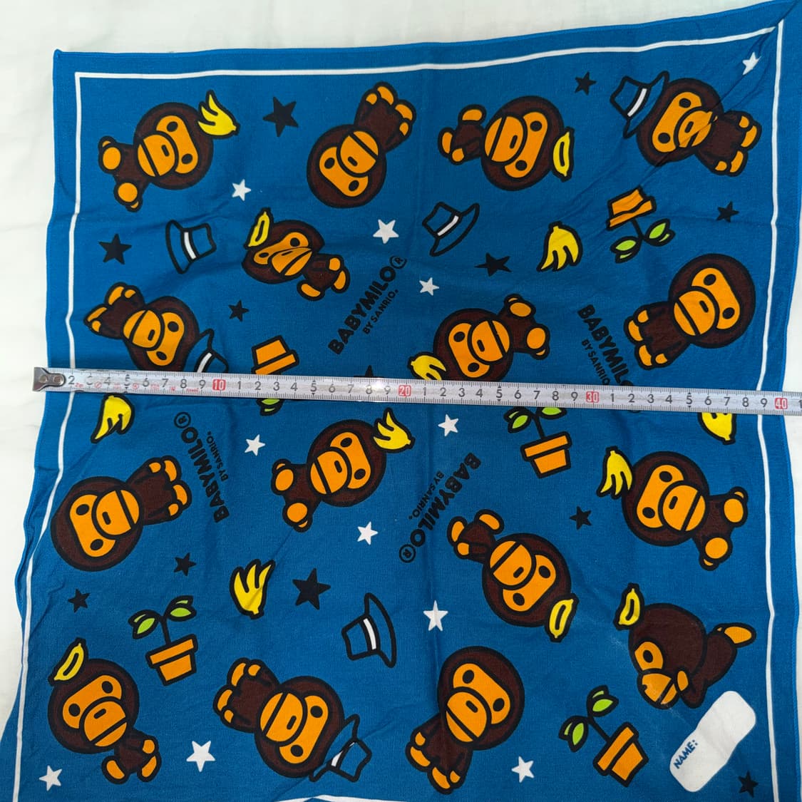 [Bape] 베이프x산리오 콜라보 런치 크로스 손수건 상품이미지2