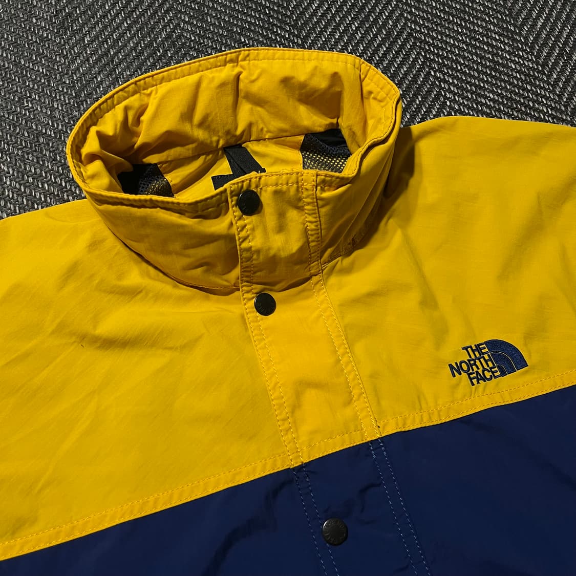 THE NORTH FACE 노스페이스 배색 바람막이 자켓 상품이미지3