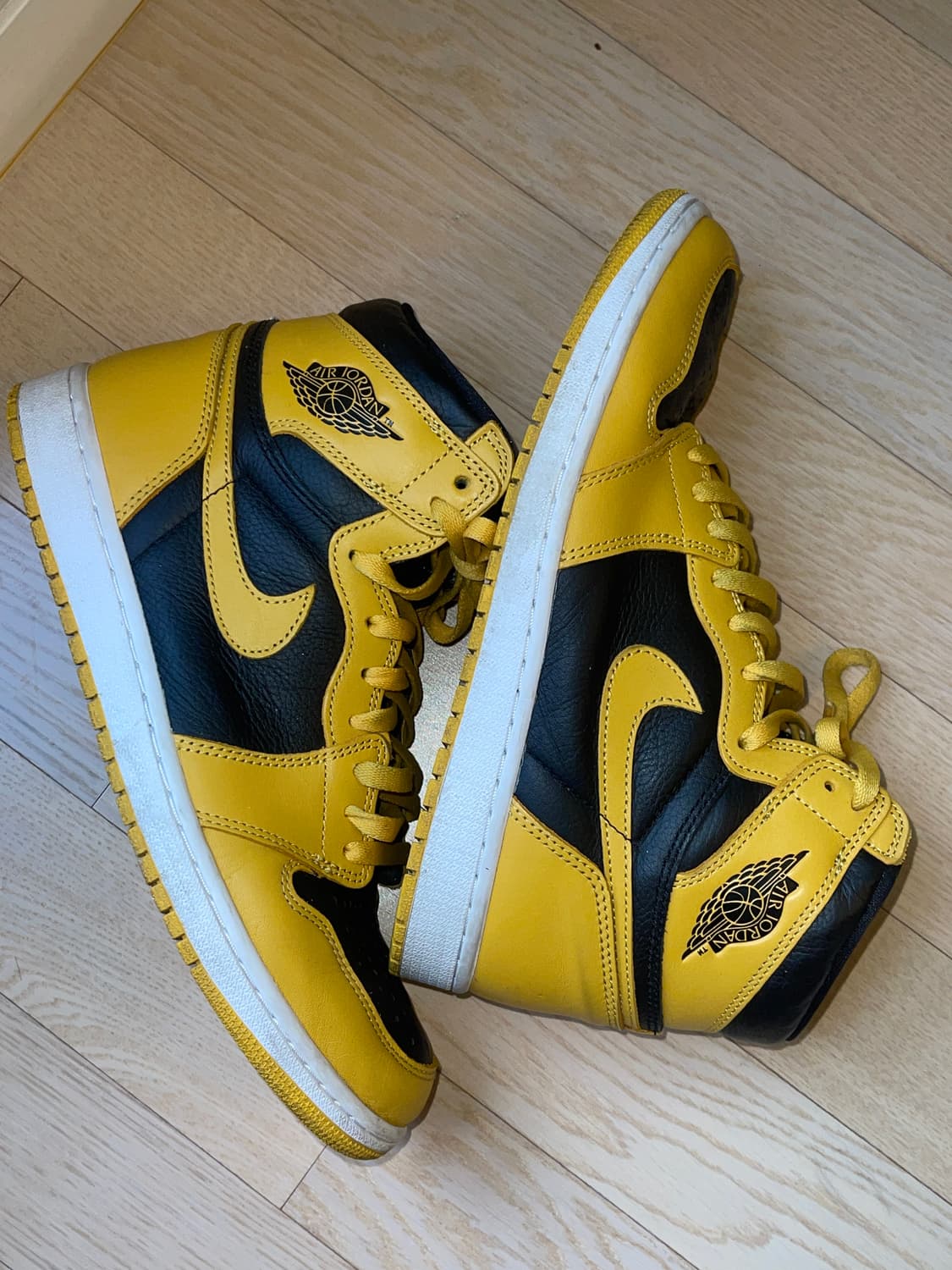 Jordan 1 Retro High OG Pollen (285) 상품이미지3