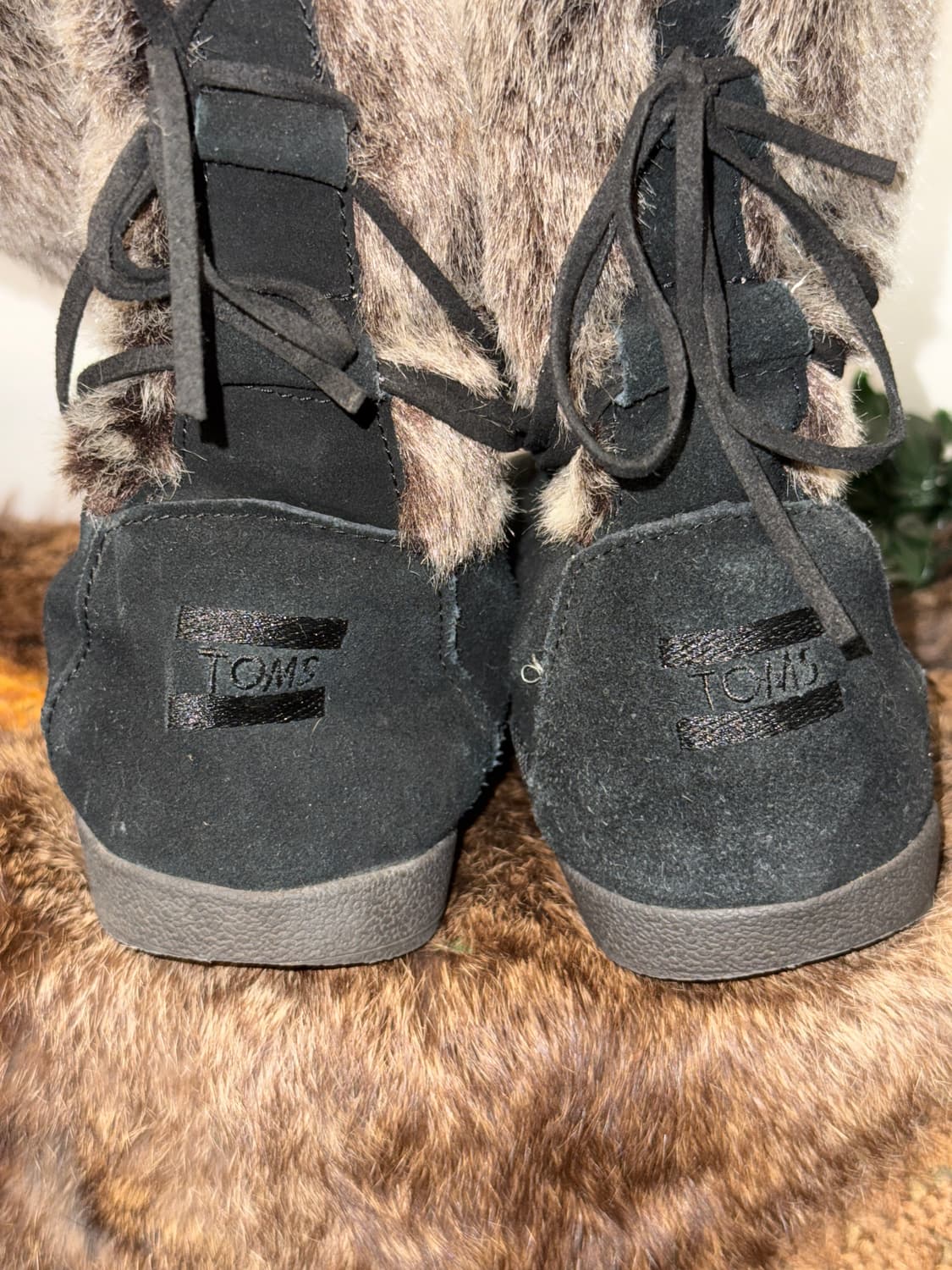 TOMS black fur strap boots 상품이미지5