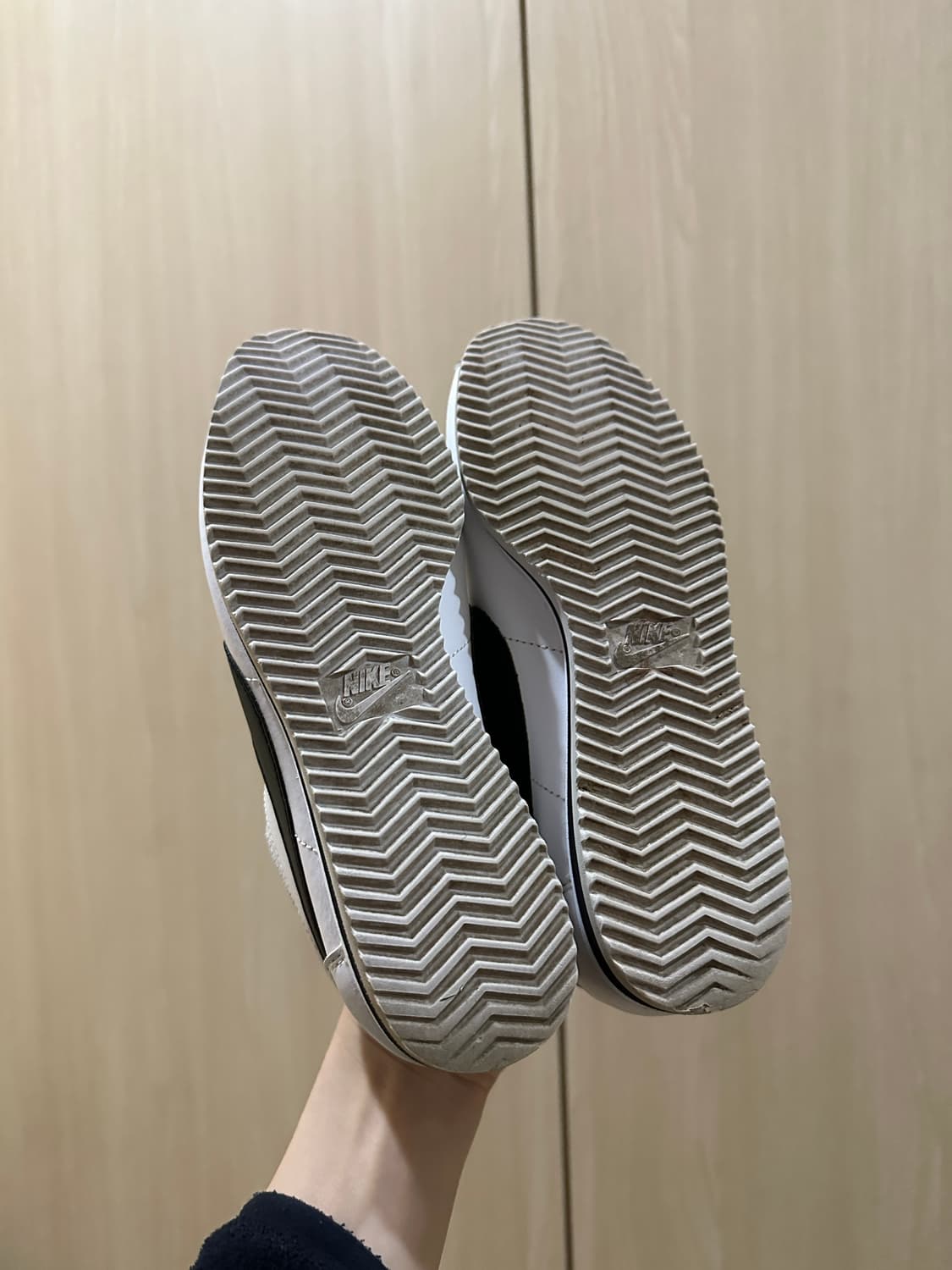 나이키 코르테즈 흰검 240 상품이미지6