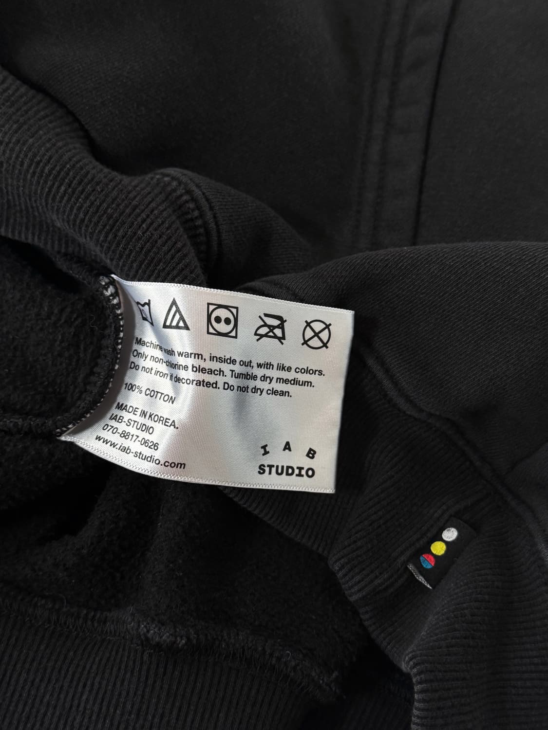 아이앱스튜디오 루즈핏 빅로고 블랙 스웻 후드 상품이미지7