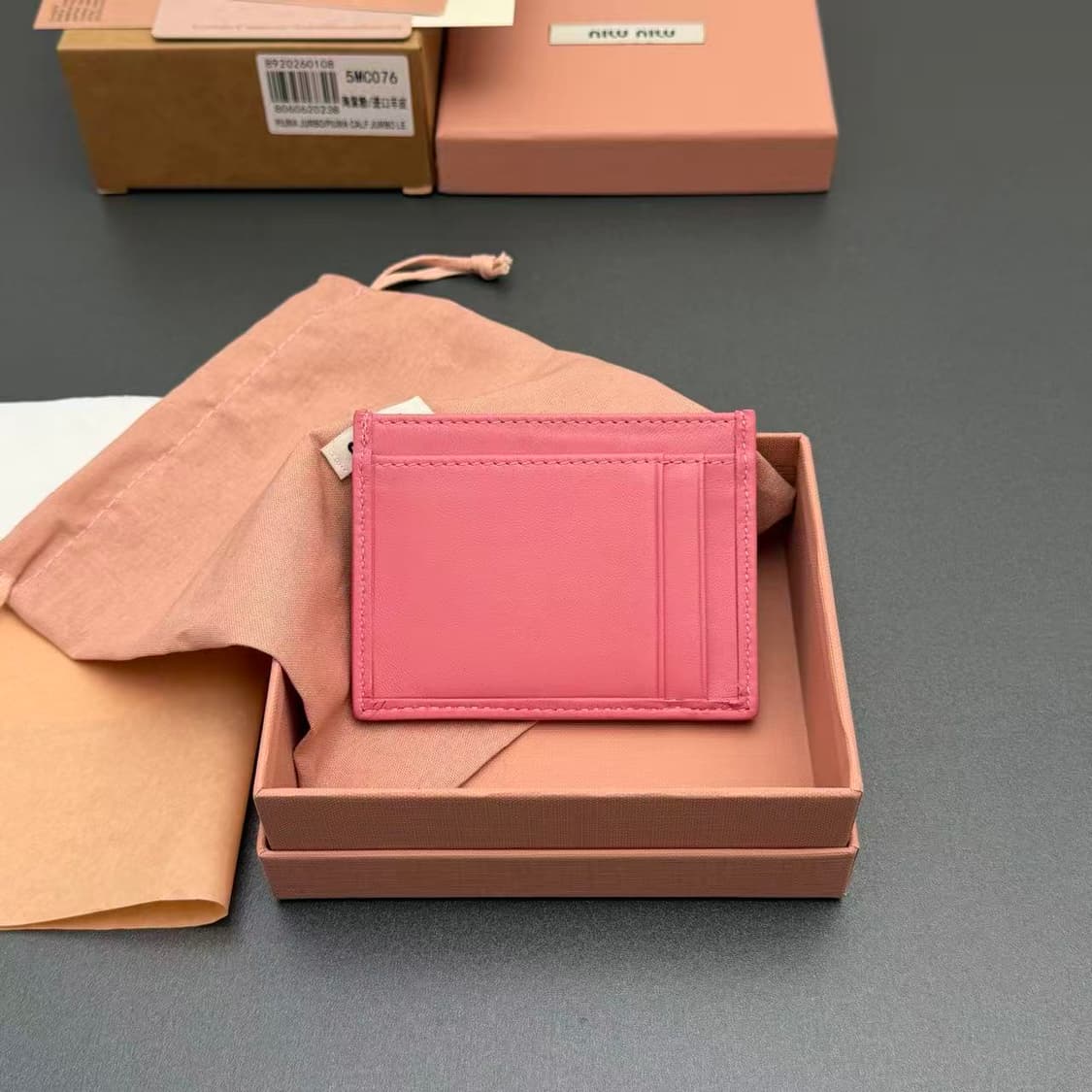 미우 미우 마테라쎄 나파 가죽 카드 홀더 베고니아 핑크 상품이미지4