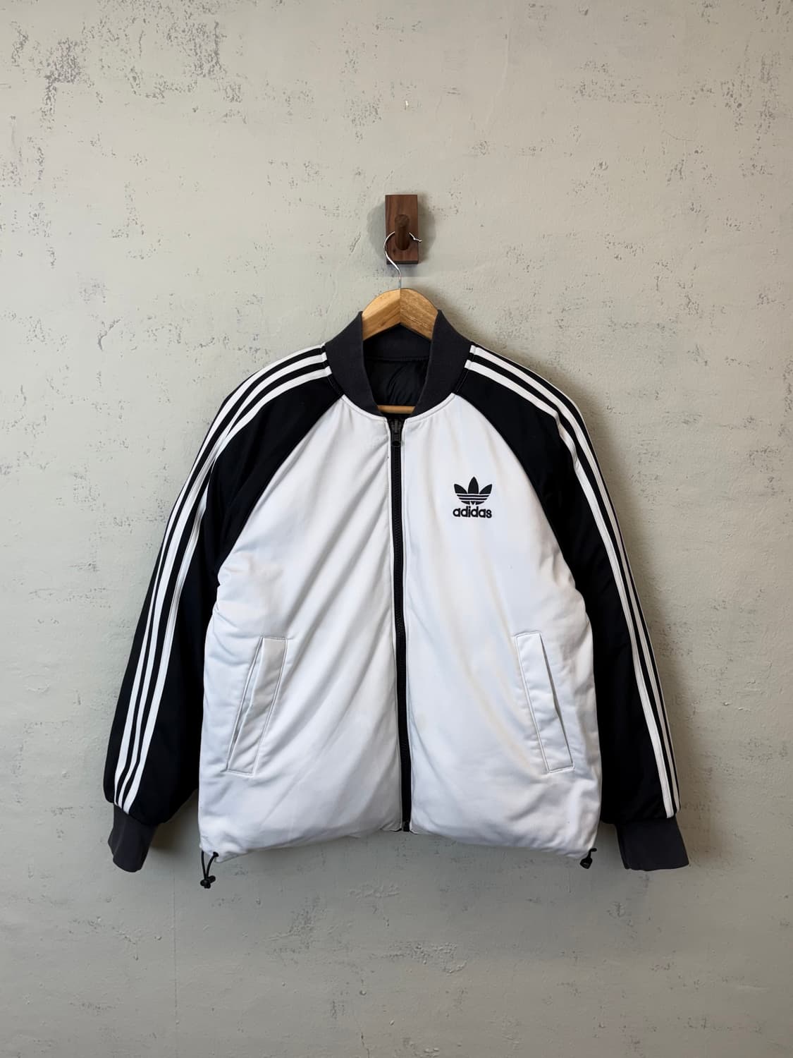 아디다스 빈티지 흰검 리버시블 숏패딩 상품이미지1