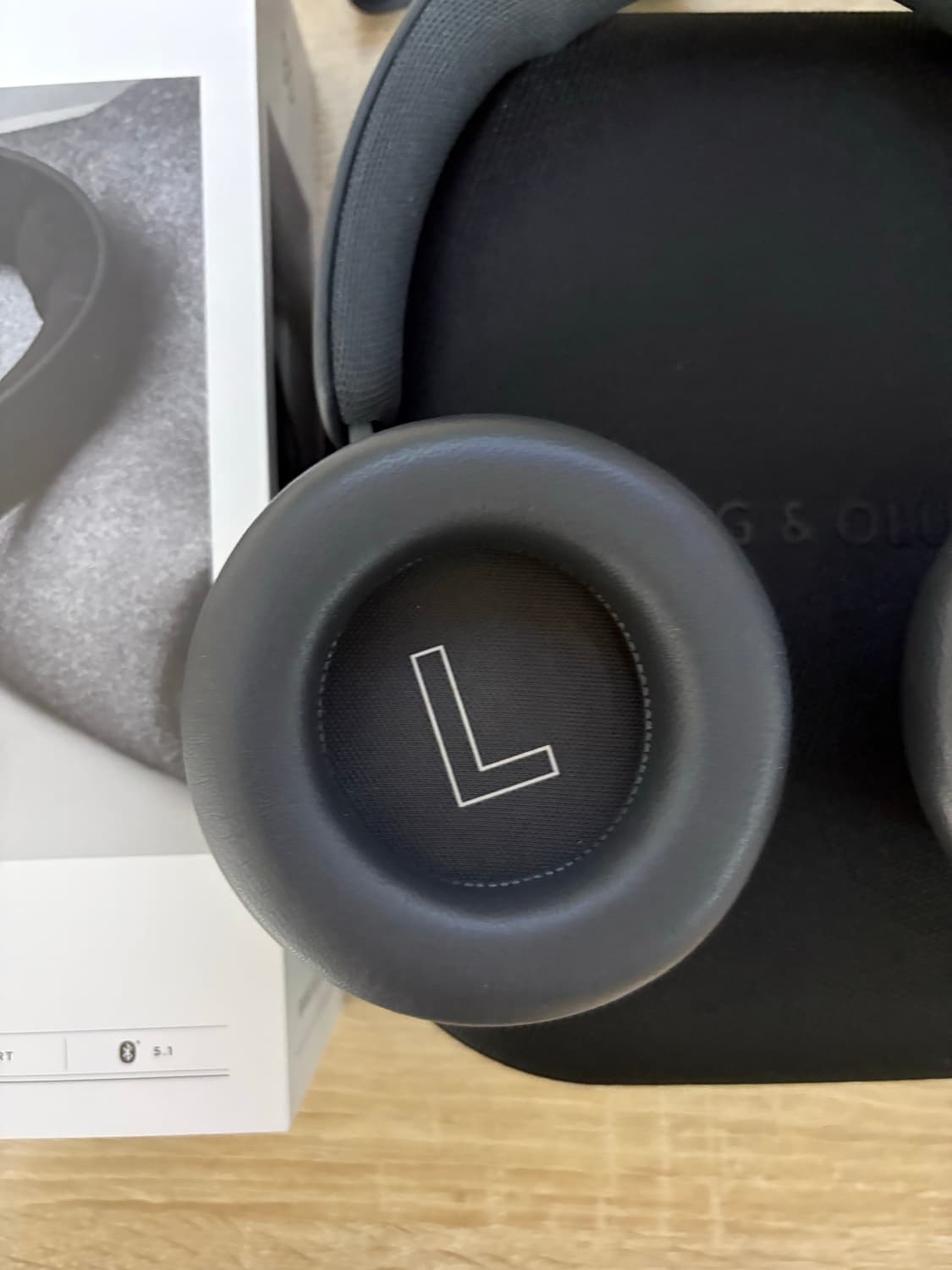 뱅앤올룹슨 Beoplay HX 블랙 풀박스 상품이미지4