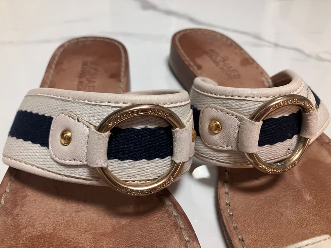 마이클 코어스 스트라이프 토 링 샌들 리조트룩 마린룩 쪼리 상품이미지3