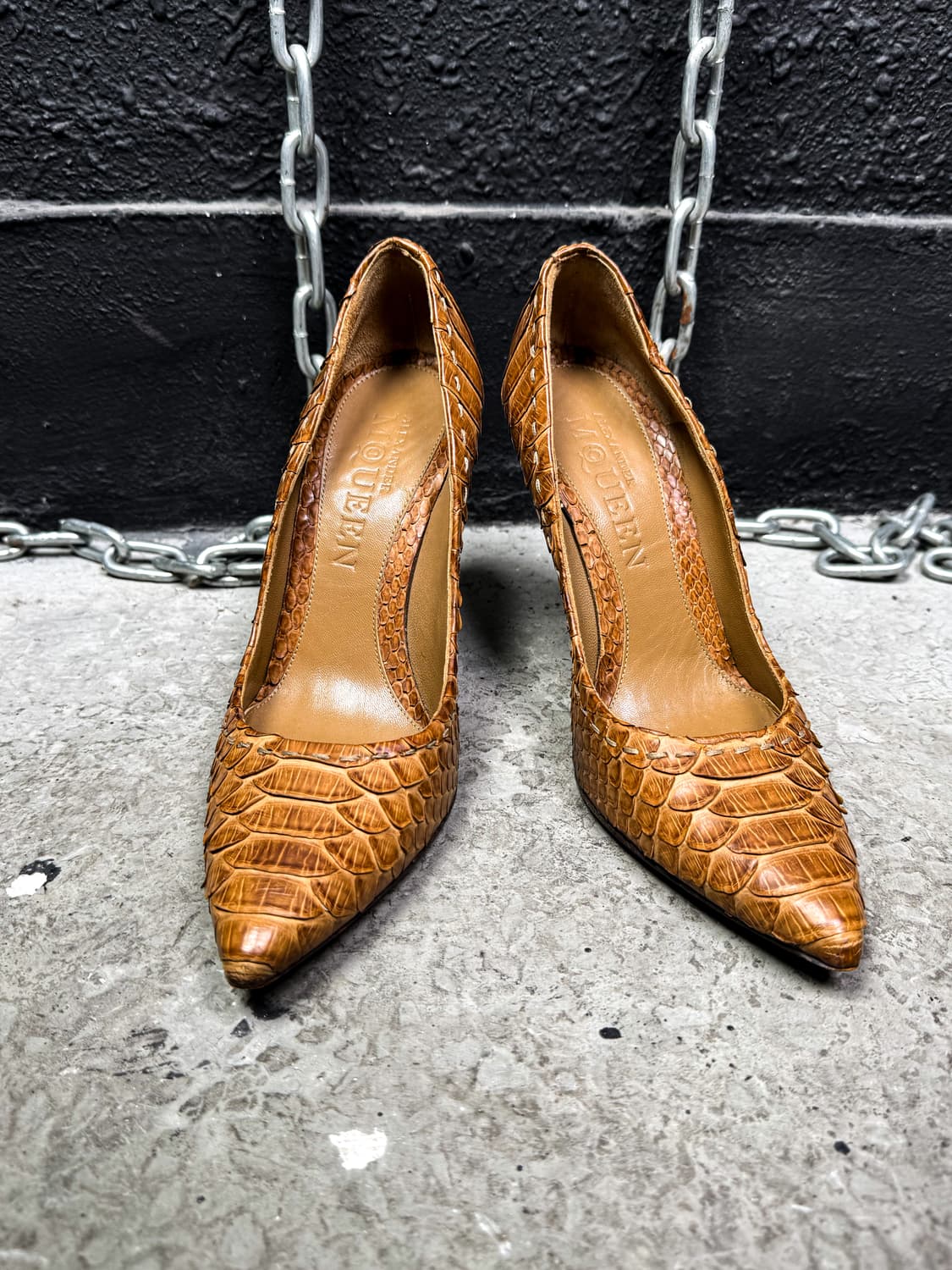 Alexander McQueen – Python Leather Heels 상품이미지2