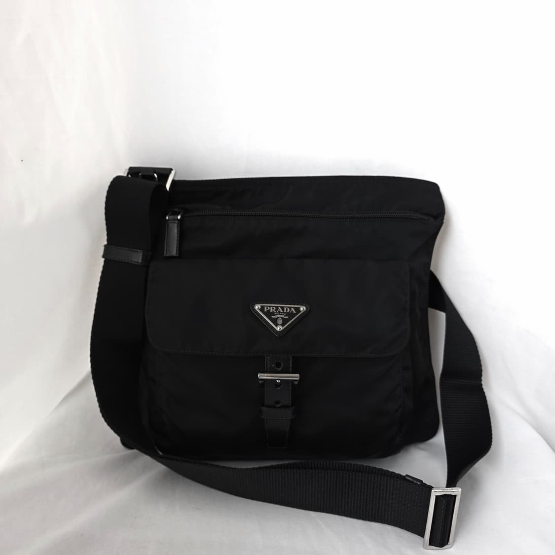 [정품 PRADA] 프라다 폴딩 투지퍼 포코노 나일론 크로스백 남녀공용 상품이미지10