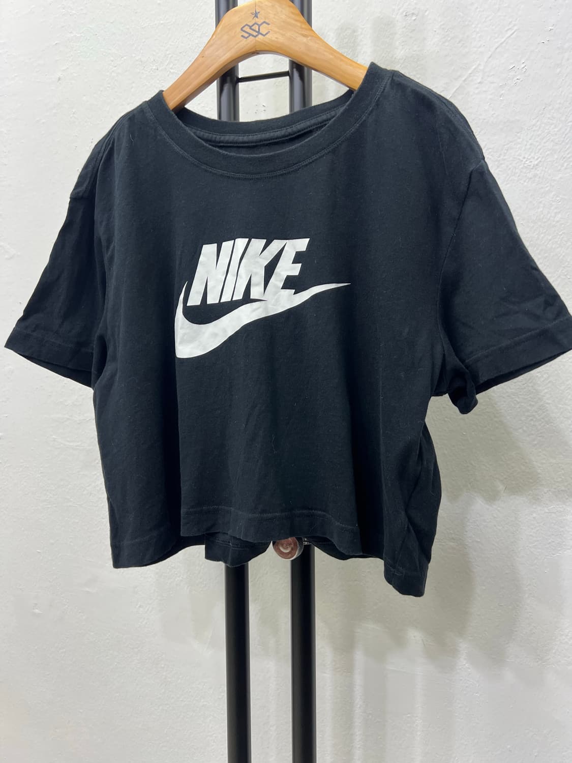 정품) 나이키 여성 크롭 루즈핏 반팔티 M 상품이미지3