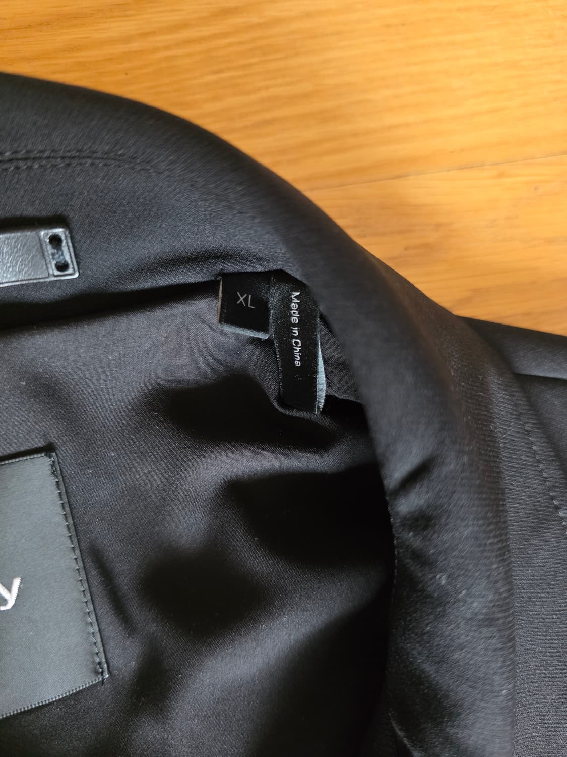 띠어리 블랙코트  상품이미지3