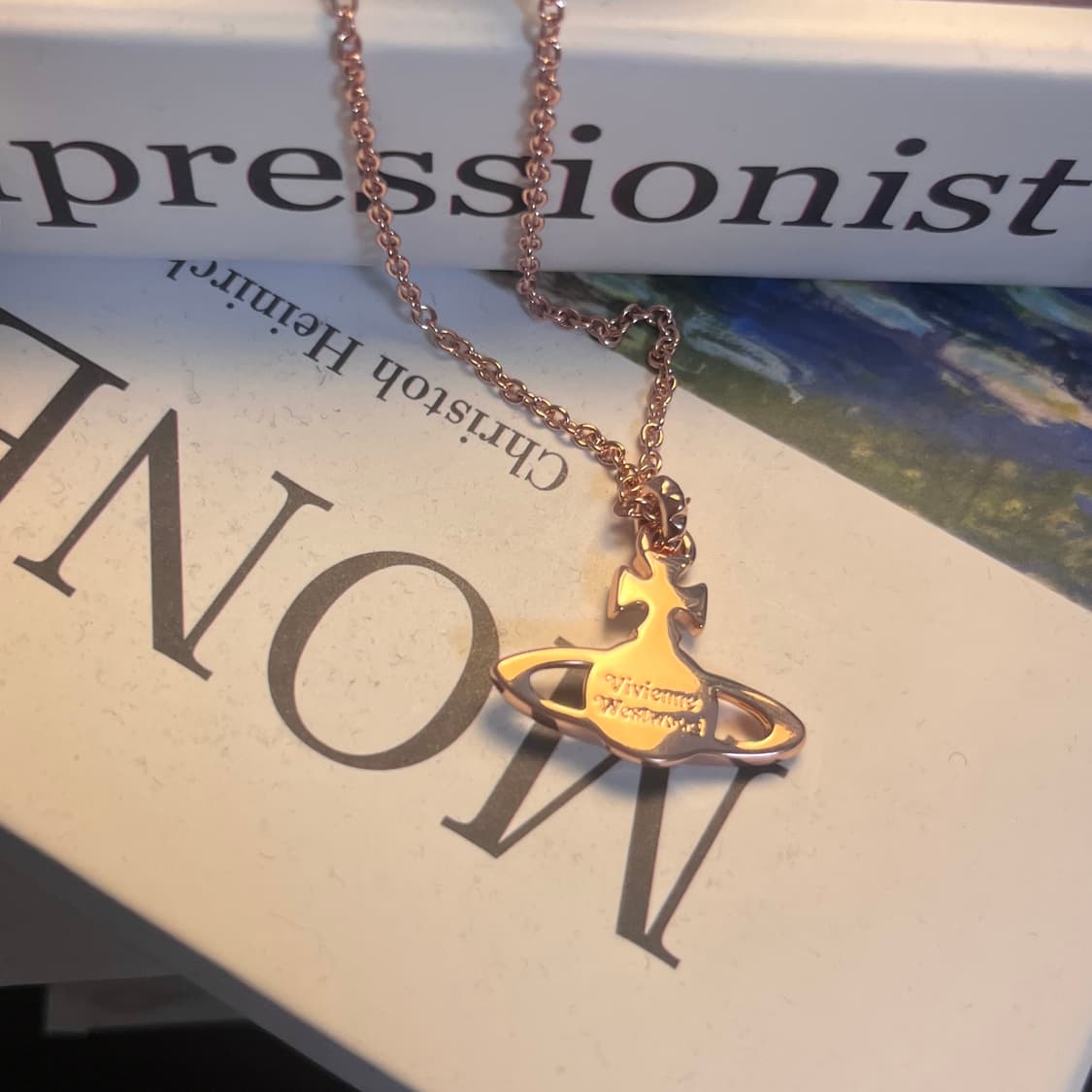 비비안웨스트우드 메이페어 바스 릴리프 목걸이 로즈골드 상품이미지3