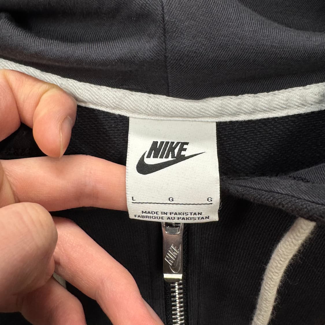 나이키 하프 집업 후드티 전면 스우시 로고 포인트 블랙 상품이미지6