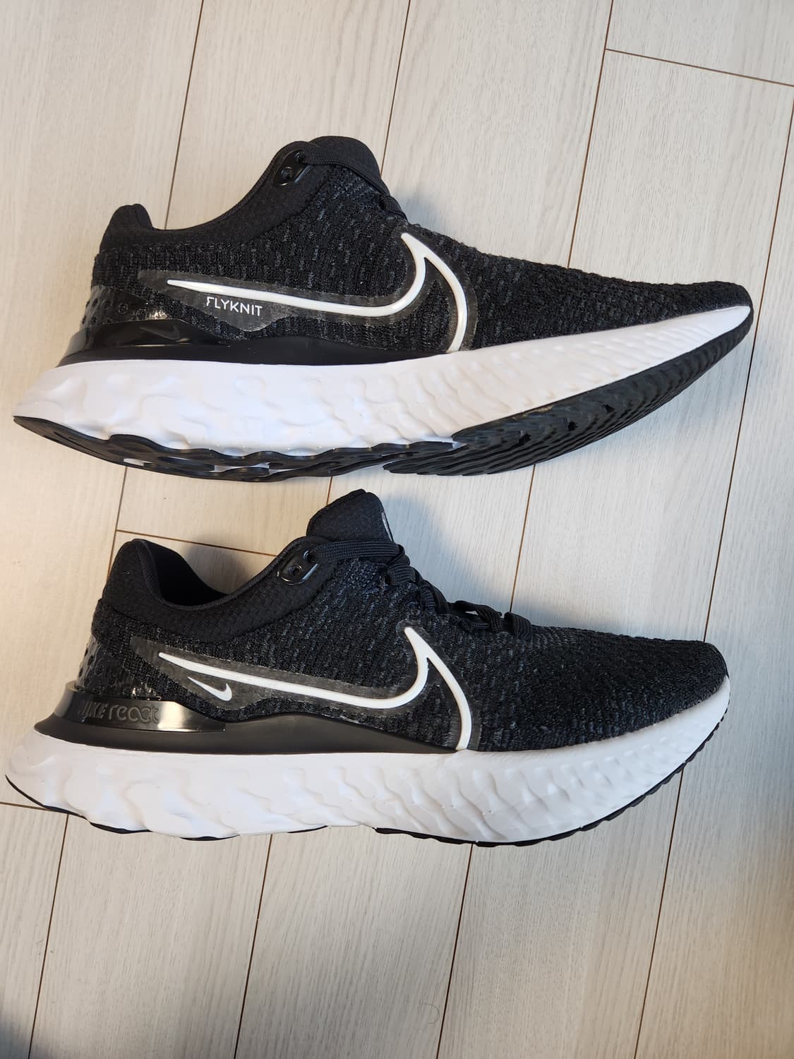 새상품급)나이키 운동화 리액트 인피니티 런 플라이니트3 DH5392-00 상품이미지4