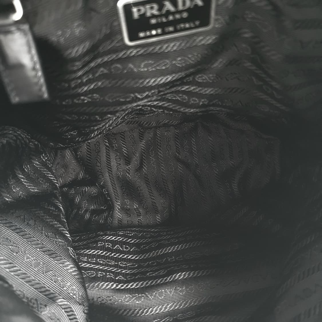 프라다 리나일론 원포켓 블랙 백팩 B4650F 상품이미지10