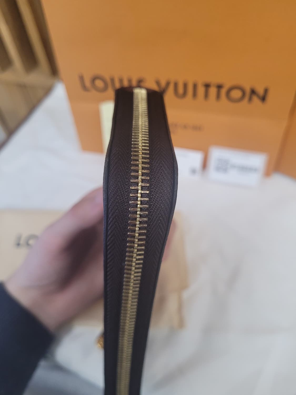 (미사용 새상품) 루이비통 지퍼 장지갑 상품이미지7
