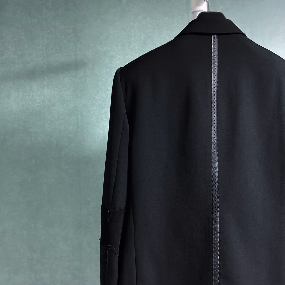 넘버나인 피크드 라펠 숏 블레이저 상품이미지1