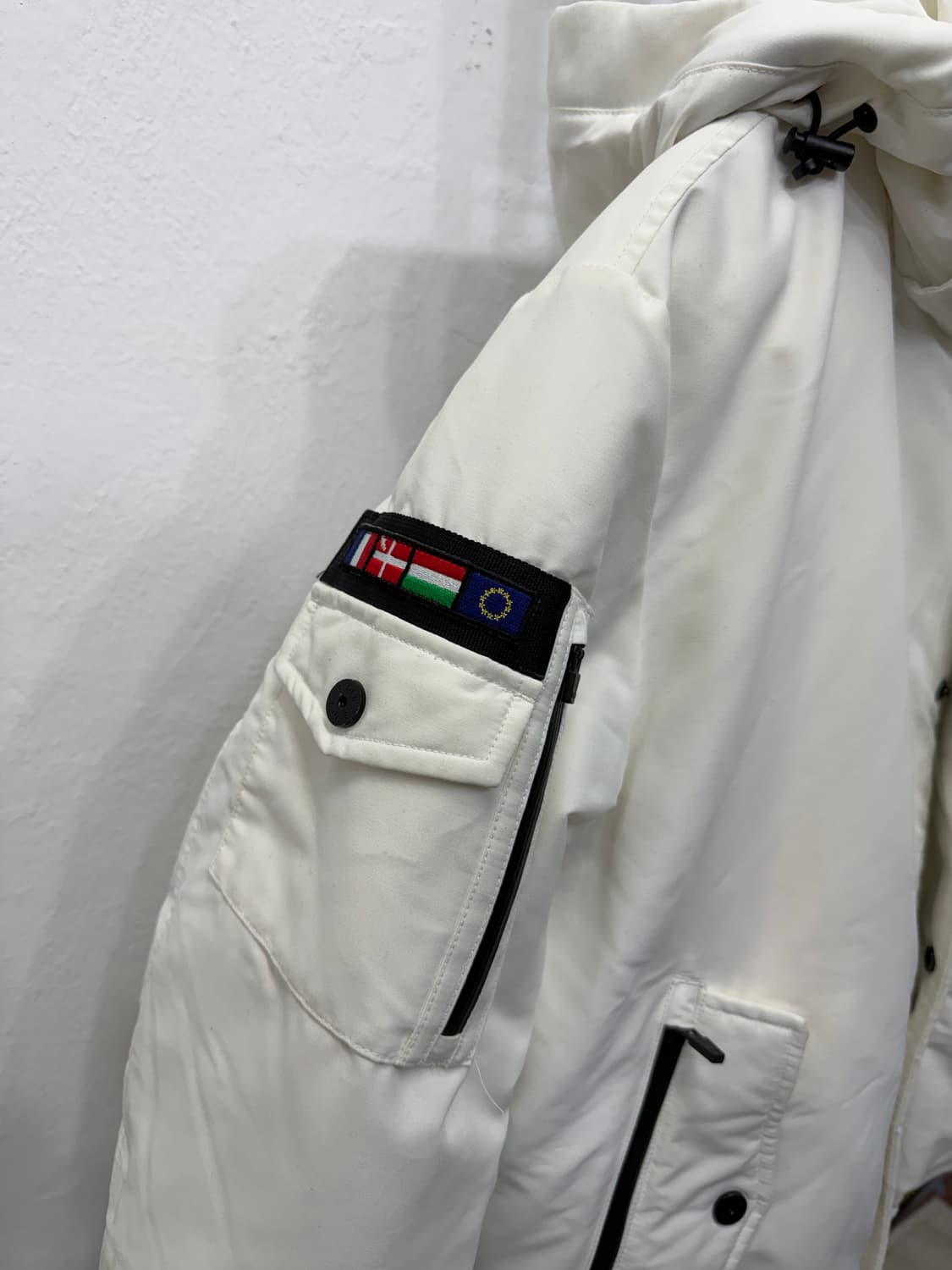 정품) 아이더 스투키 화이트 패딩 S 상품이미지4