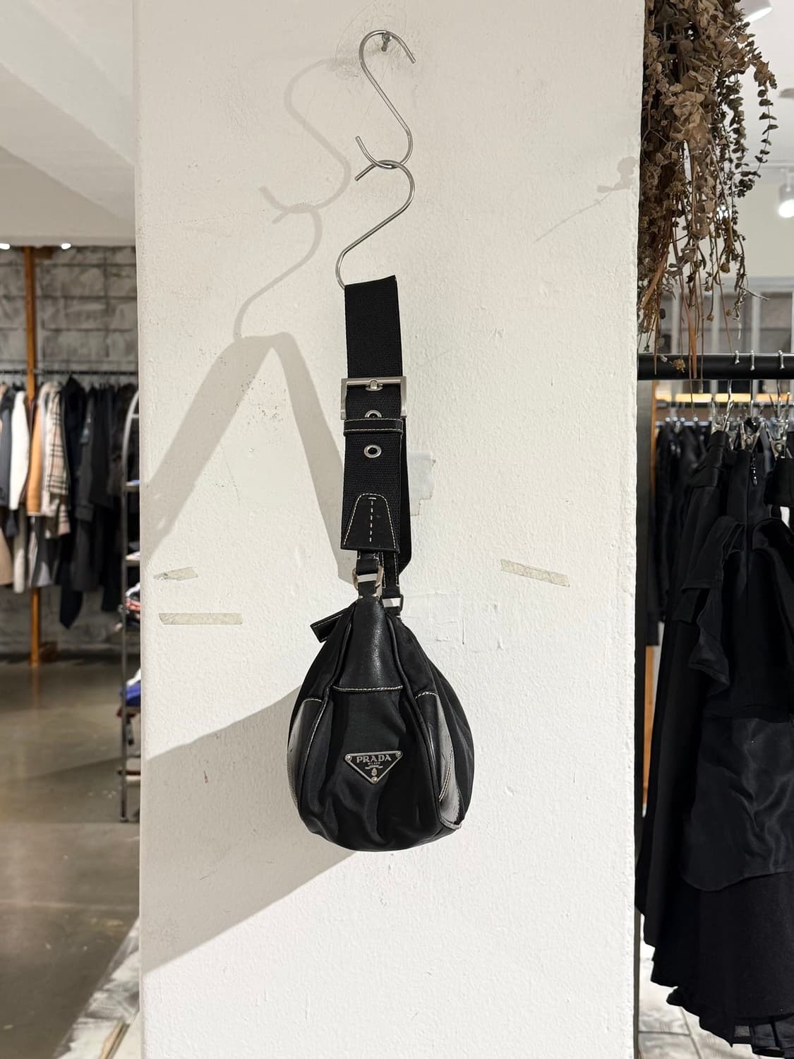 프라다 블랙 포코노 테수토 나일론 숄더백 상품이미지4
