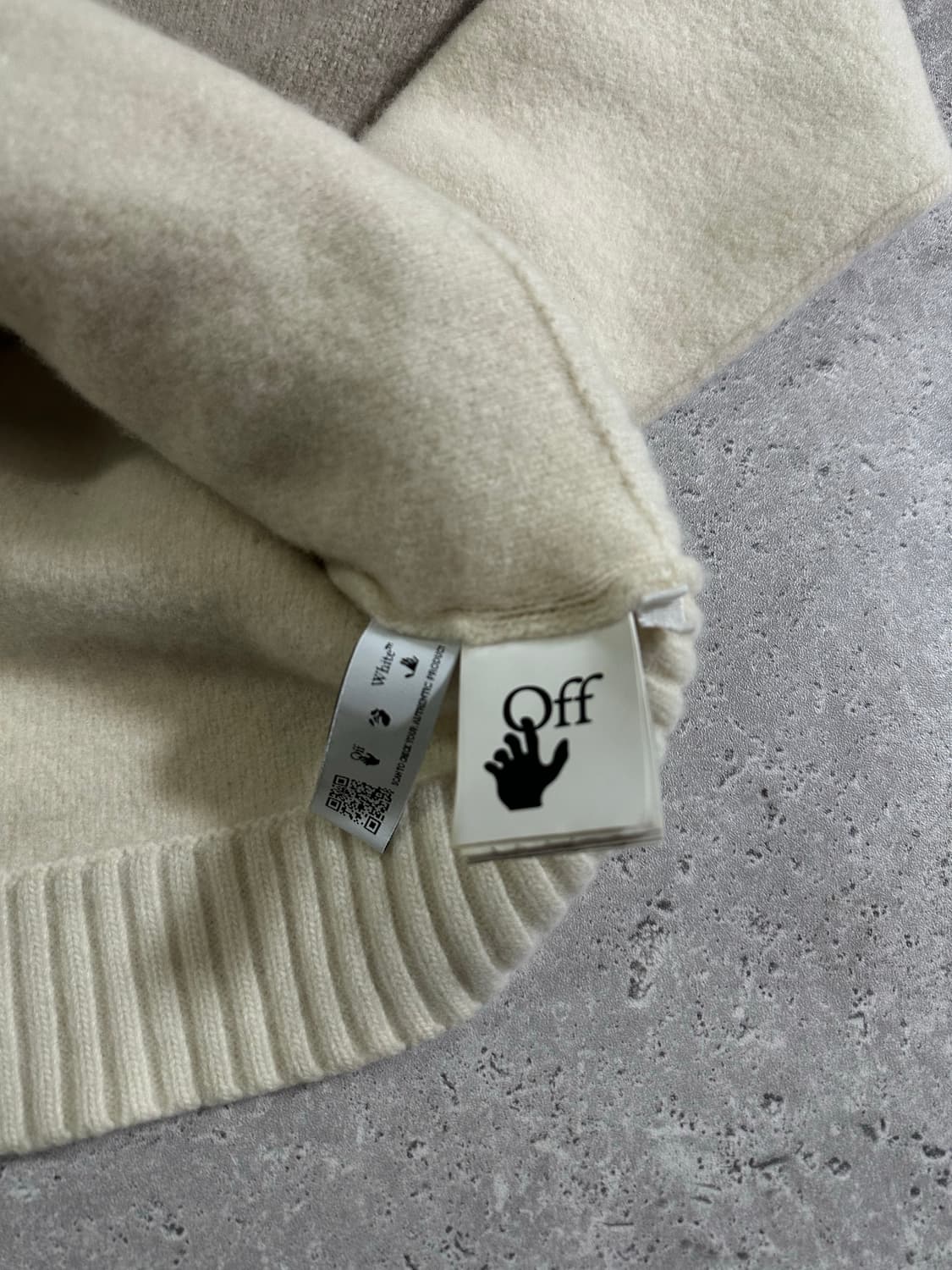 Off-White 토푸 배색 크루넥 스웨터 정품 상품이미지5