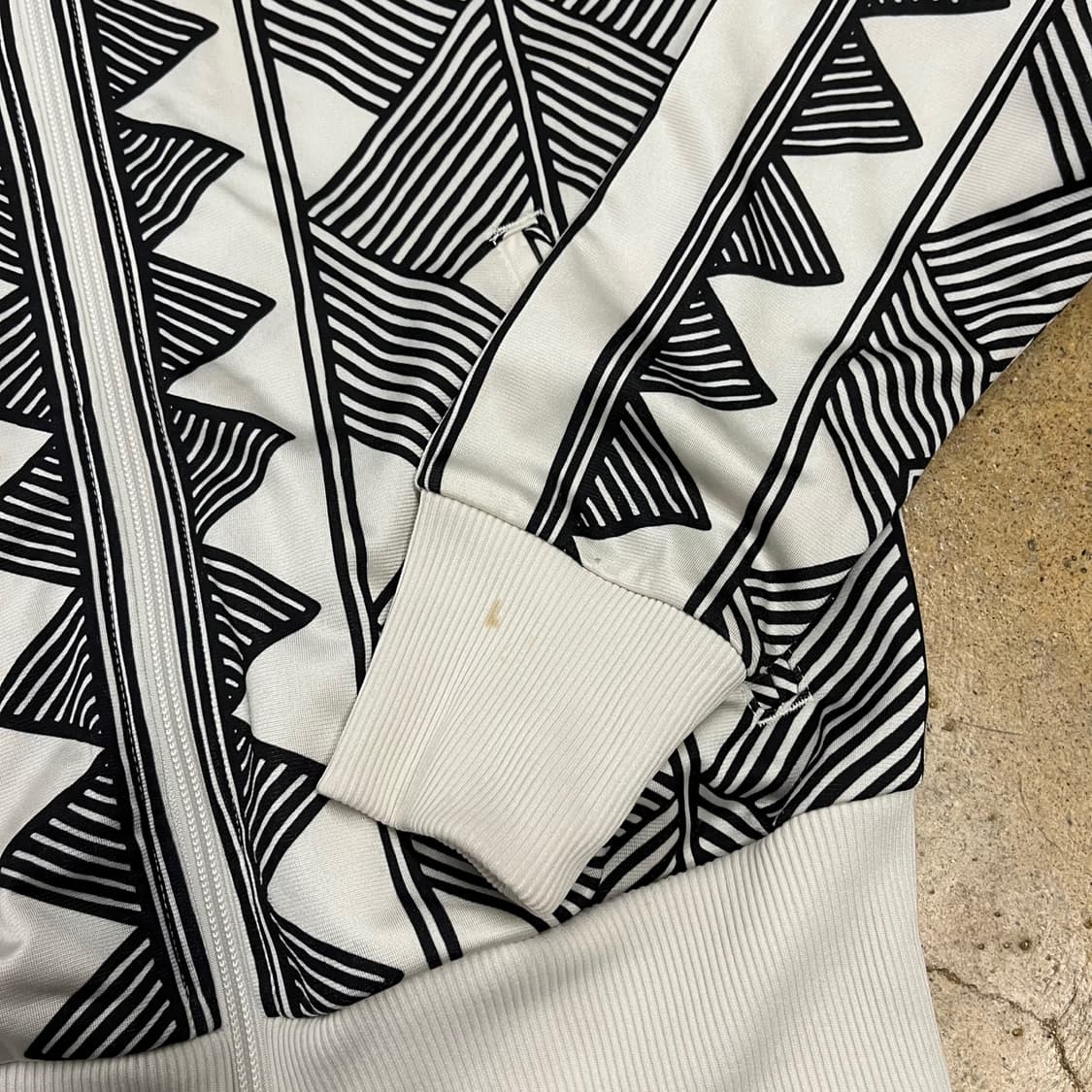 [정품/S] 아디다스 블랙 화이트 패턴 트랙탑 져지 b8 상품이미지7