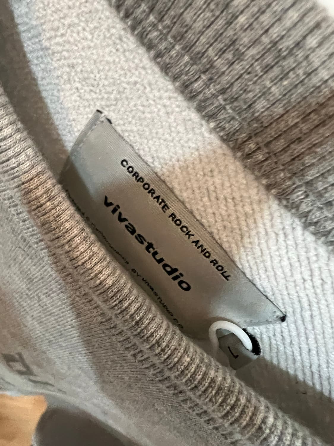 비바스튜디오 맨투맨L 상품이미지3