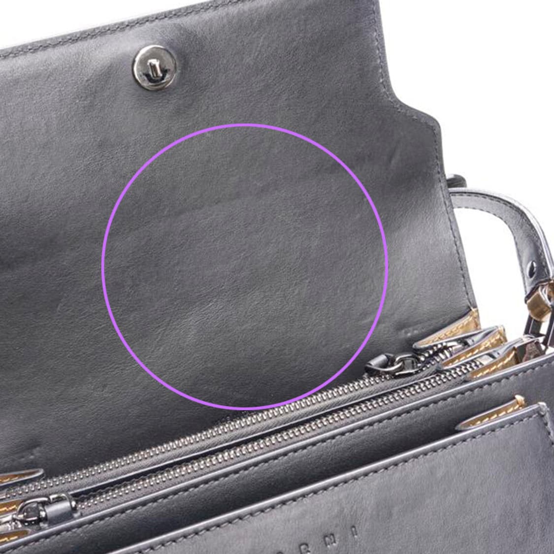 (중고) 마르니 블랙 골드 카프스킨 트렁크 미듐 숄더백 상품이미지10