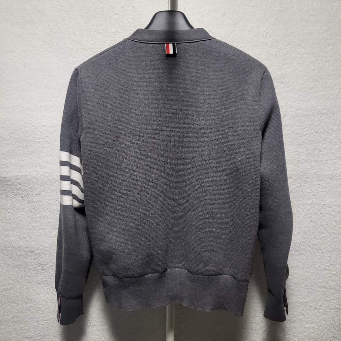 [신형] 2 / 톰브라운 사선완장 밀라노 스티치 가디건  상품이미지2