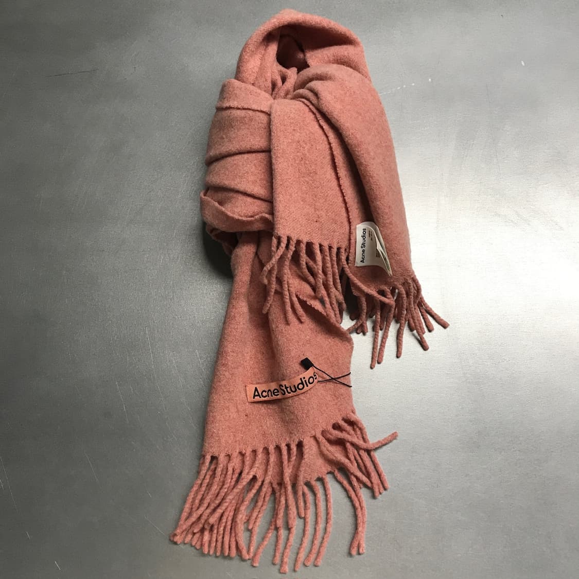 아크네 스튜디오 핑크 머플러 상품이미지1