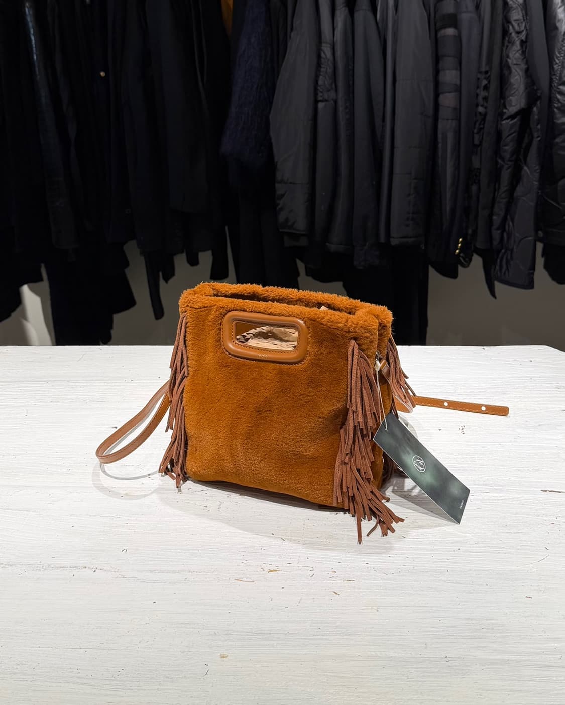 마쥬 브라운 퍼 프린지 숄더백 상품이미지1