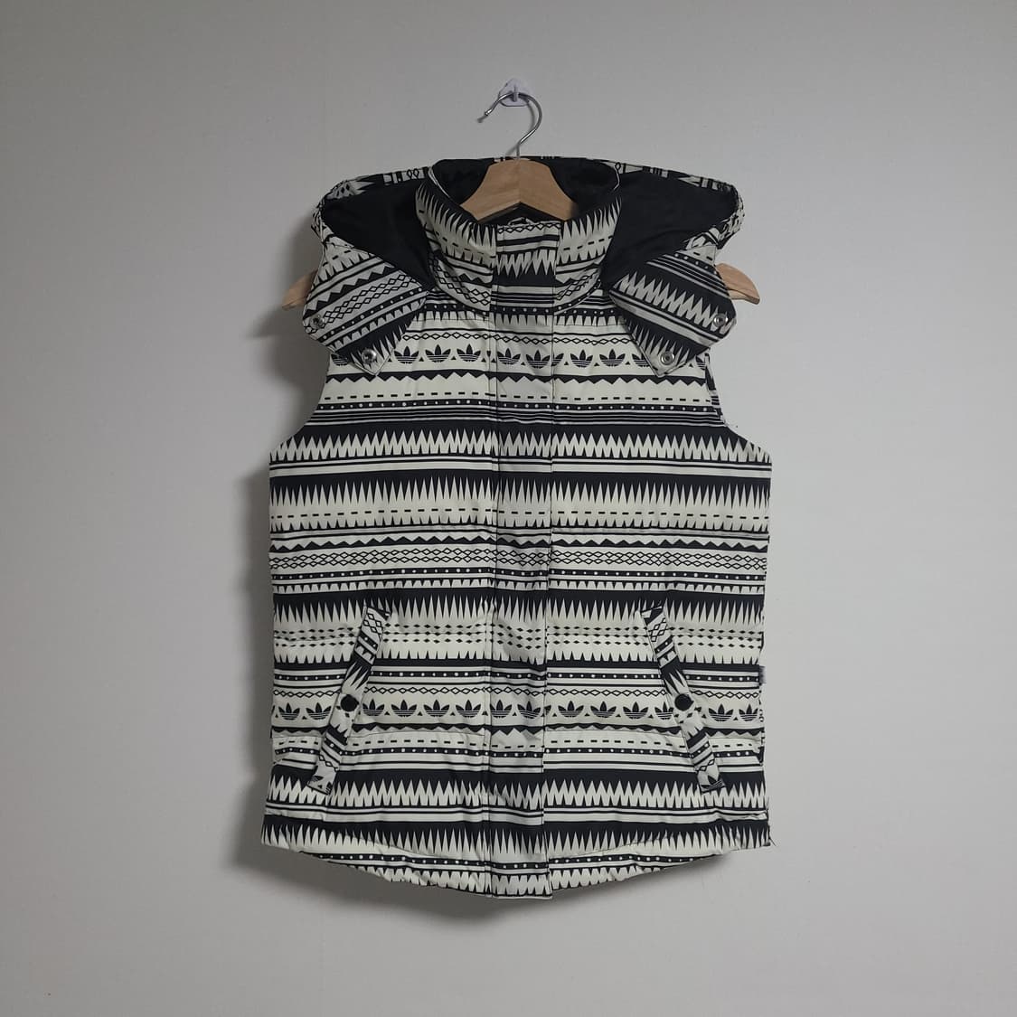 (85) ADIDAS 아디다스 여성 패턴 후드 패딩 조끼 베스트 상품이미지1