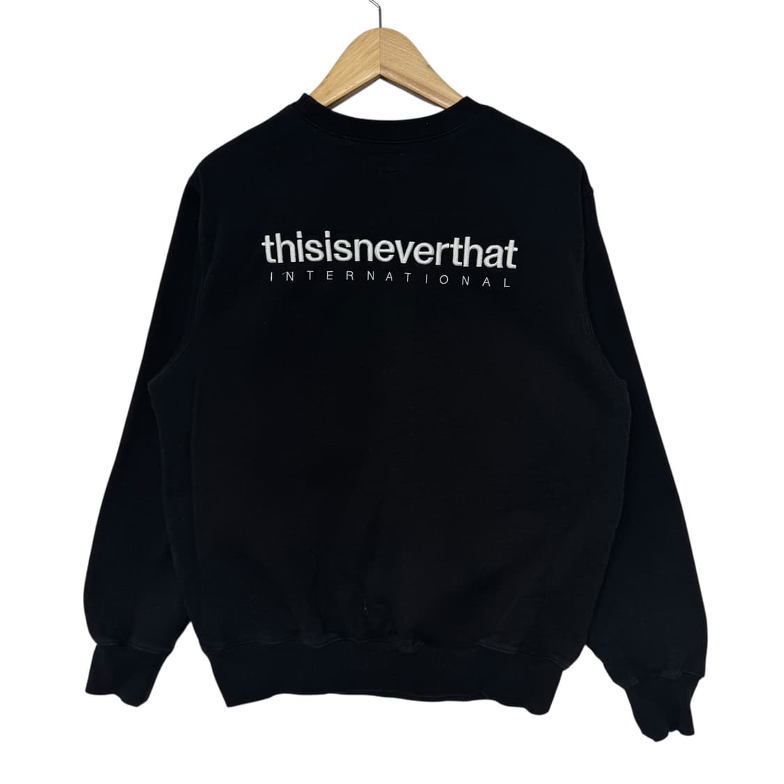 디스이즈네버댓 백 자수로고 맨투맨 상품이미지1