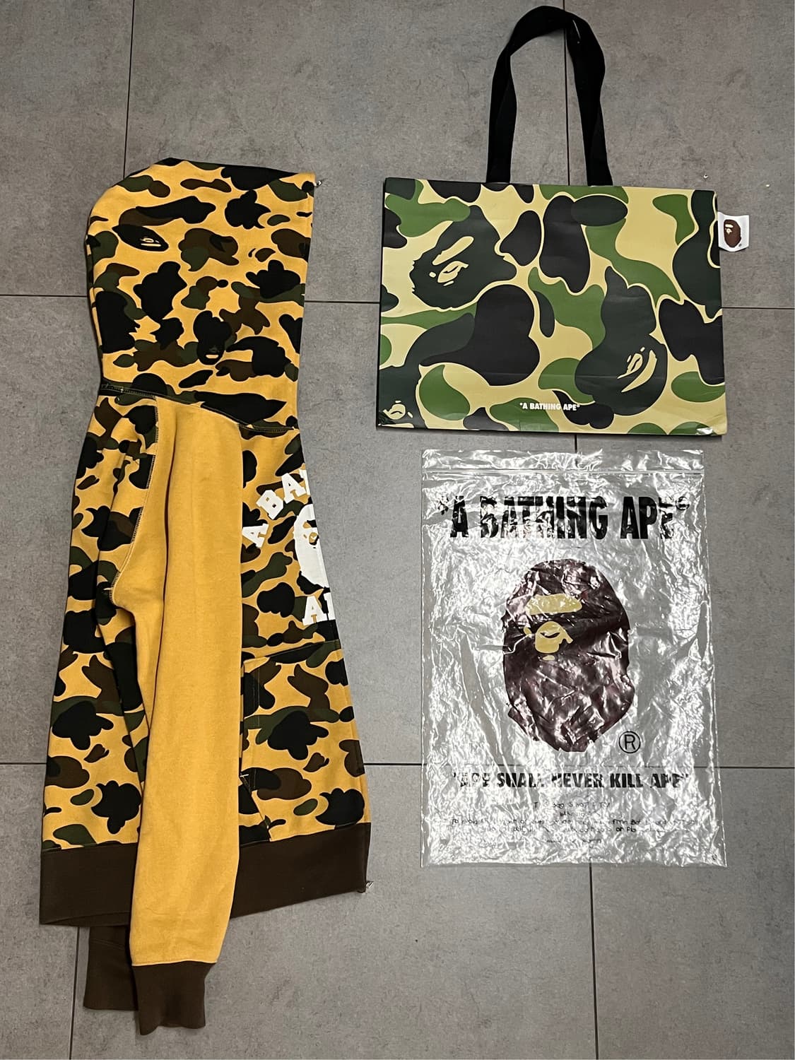 새상품급) 뉴진스 하니 컬리지 황계 베이프 샤크 후드집업 상품이미지3