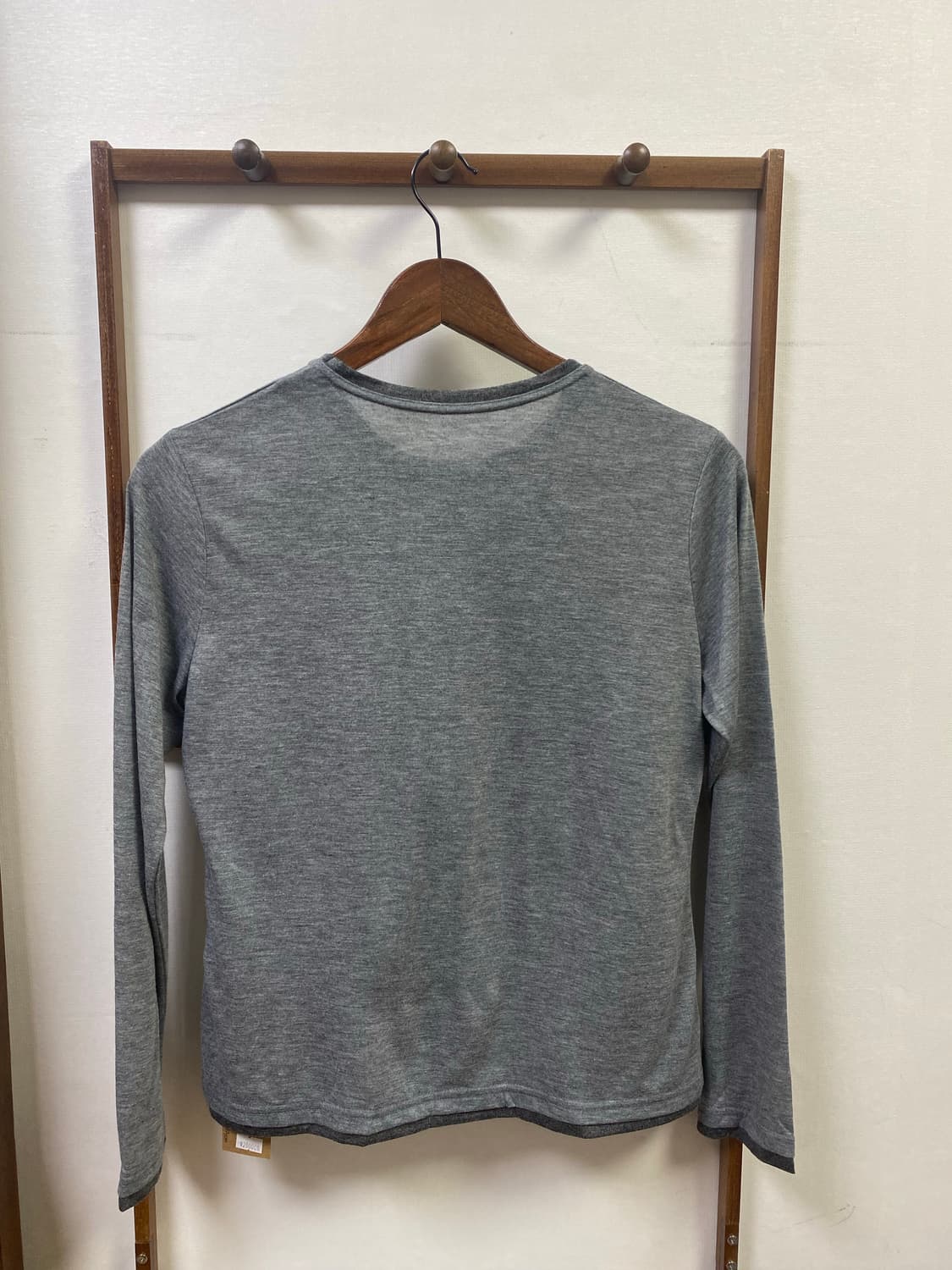 그레이 패턴 상의 상품이미지3