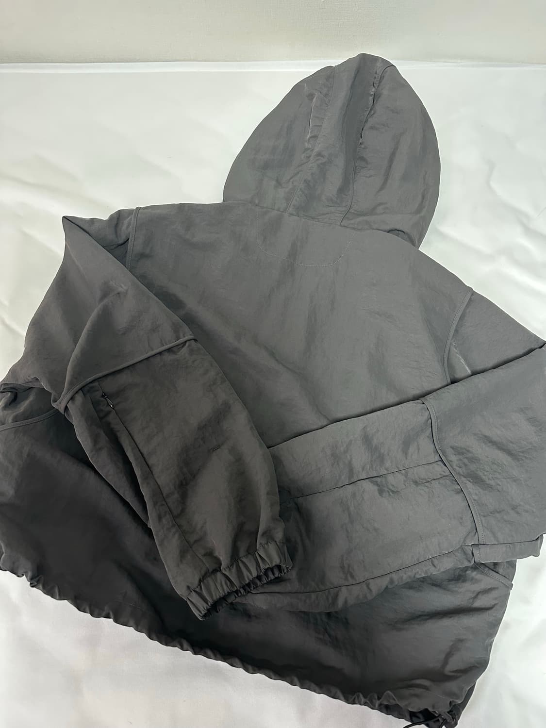 (3) 해칭룸 crop Windbreaker charcoal 상품이미지5