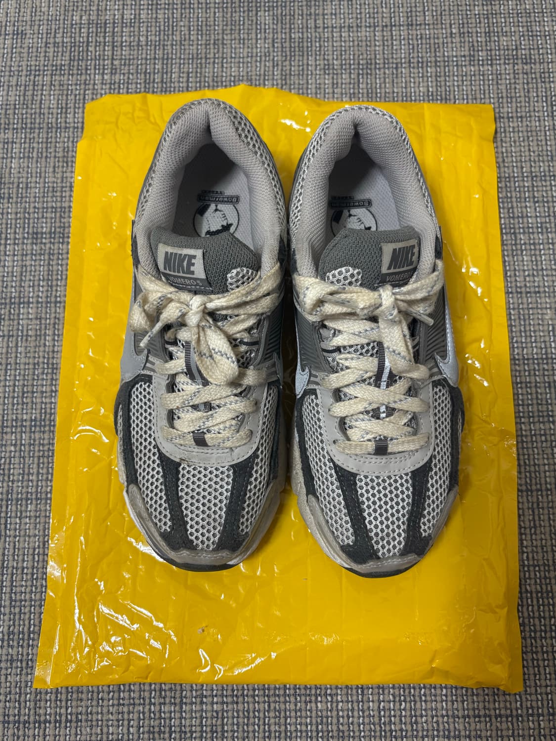 나이키 줌 보메로 5 프리미엄 라이트 240 판매해요 상품이미지3