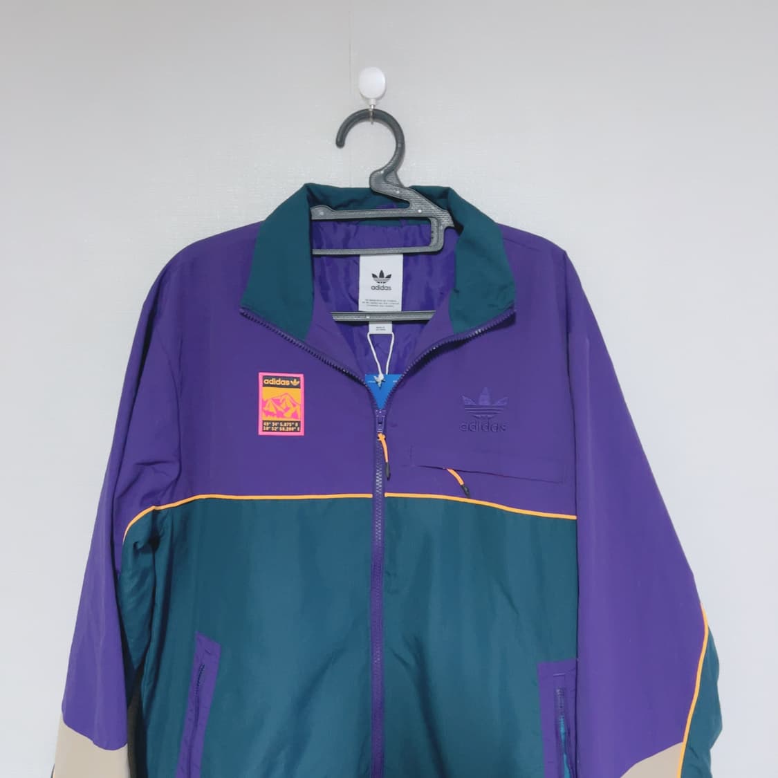 아디다스 배색 새상품 봄 공용 바람막이 상품이미지2