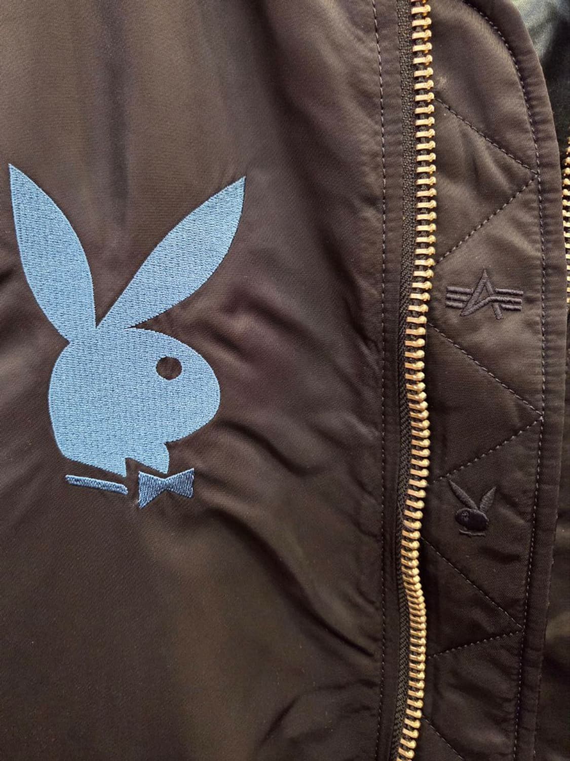 플레이보이 x 알파인더스트리 멀티 스택 봄버 자켓 블루 상품이미지4