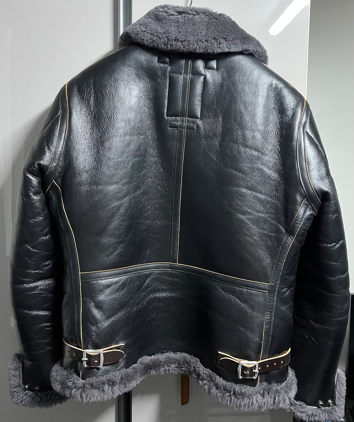 디아프바인 B-6 무스탕 블랙 그레이 상품이미지2