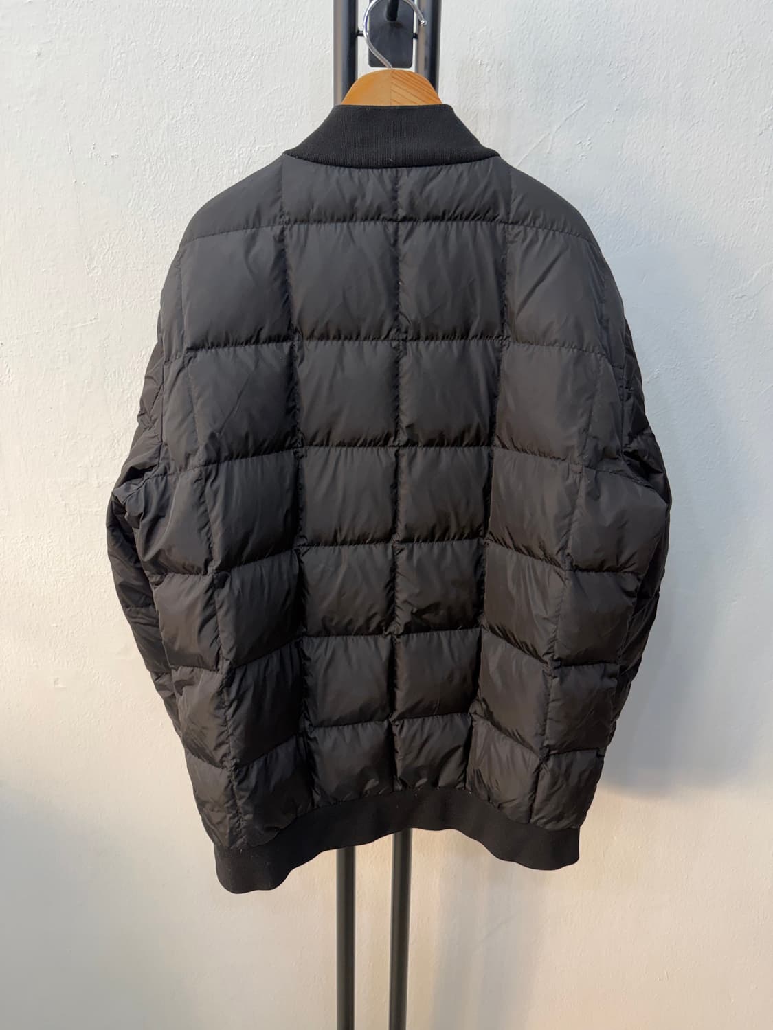 정품) 버버리 남성 로고 패딩 봄버 자켓 XL 상품이미지5